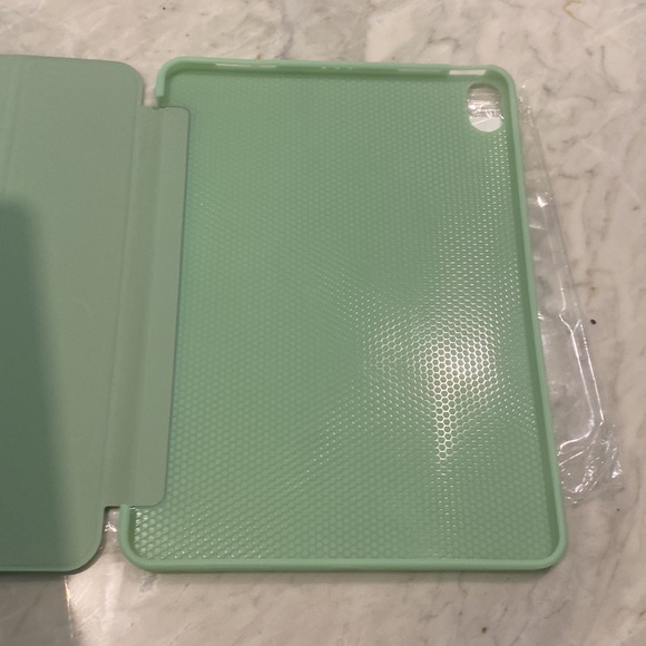 NWOT 2024 iPad Air Green Case - Picture 4 of 4
